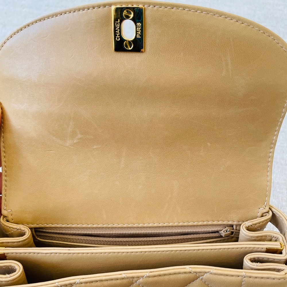 SOLD - Chanel Vintage Diana Lambskin Shoulder Bag - Picture 9 of 16